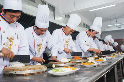 職高學廚師烹飪需要多少學費