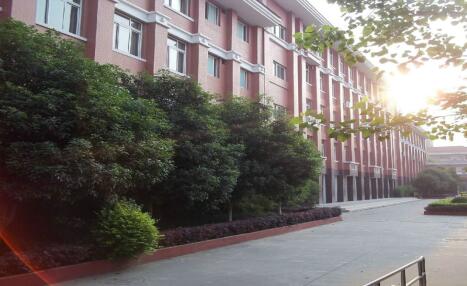 崇州市崇慶中學(xué)