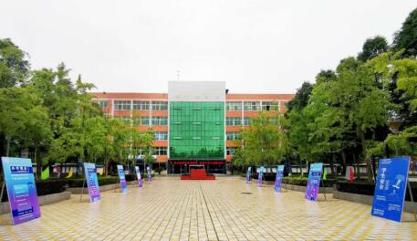 成都卓慧單招培訓學校