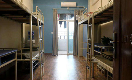 成都航空旅游職業(yè)學(xué)校