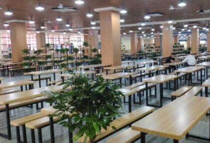 重慶市城市建設技工學校食堂環境