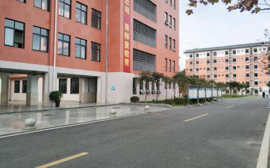 成都廣信數(shù)字技術(shù)職業(yè)學(xué)校