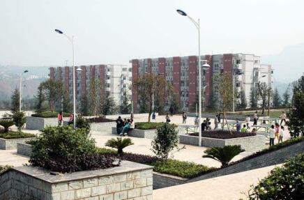 重慶龍門(mén)浩職業(yè)中學(xué)校