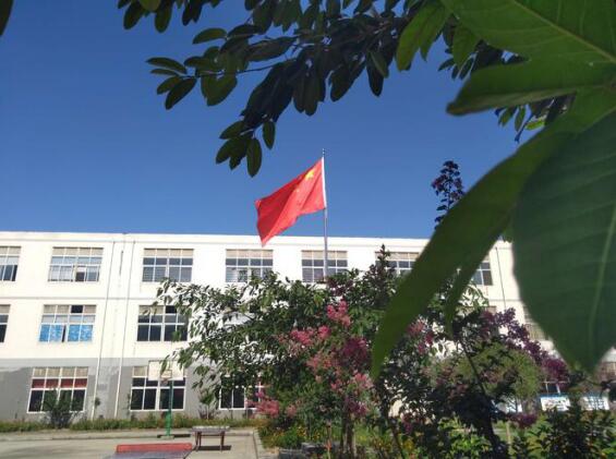 成都青華職業學校崇州校區怎么樣