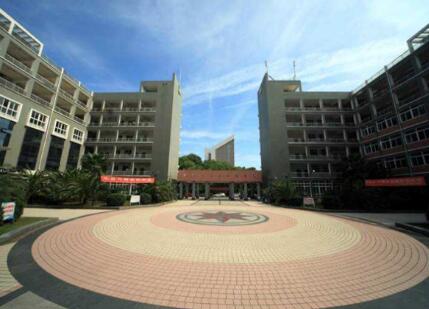 成都市恒輝技工學校2022招生簡章