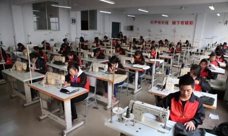 重慶富華職業(yè)學(xué)校實訓(xùn)