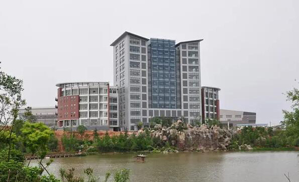 成都新高技工學校