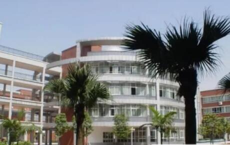 重慶市龍門浩職業中學校的專業和學費