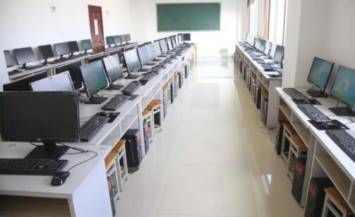 重慶市蜀都職業(yè)技術(shù)學(xué)校實訓(xùn)教室