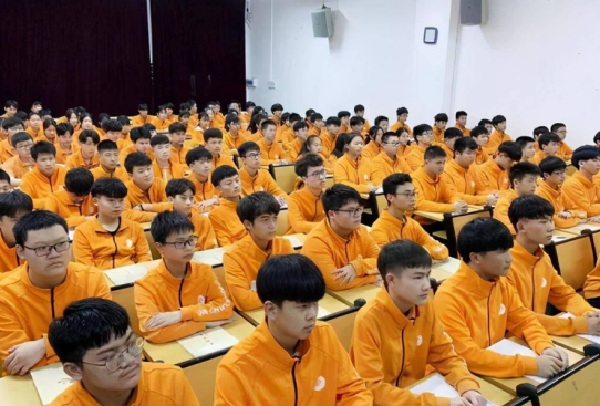 普高一定比職高好嗎