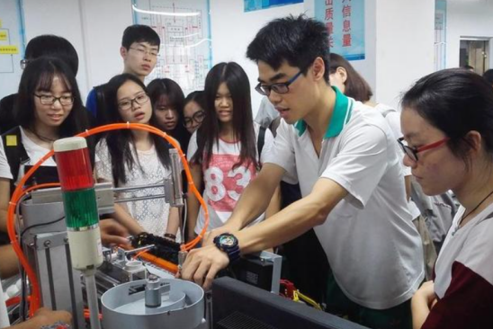 到底是上一般普高好還是職高好呢