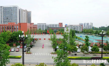 新都香城中學(xué)怎么樣