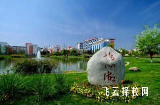 成都鐵路衛生學校還招往屆生嗎