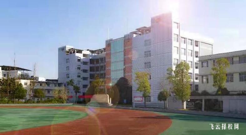 南充師范學校是中專嗎，南充師范學校是職高嗎