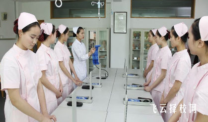 衛(wèi)校的費用一年多少錢