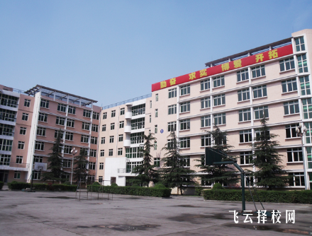 成都華西衛校招生和收費情況