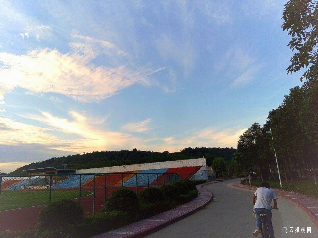 四川電子機械職業技術學院2024單招是面試還是筆試