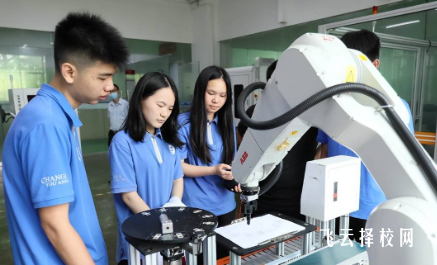 技校的學費一般一學期是多少錢