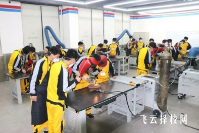 成都萬通未來高級技工學校2024熱選專業