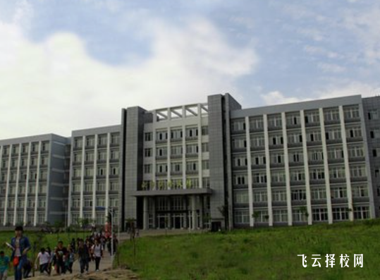 成都泛美航空旅游職業(yè)學(xué)校2024招生簡(jiǎn)章