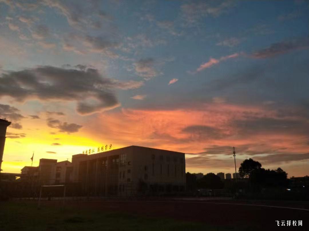 四川省服裝藝術學校2024招生簡章