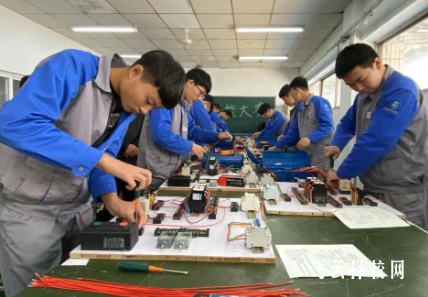 大專是不是就是技校