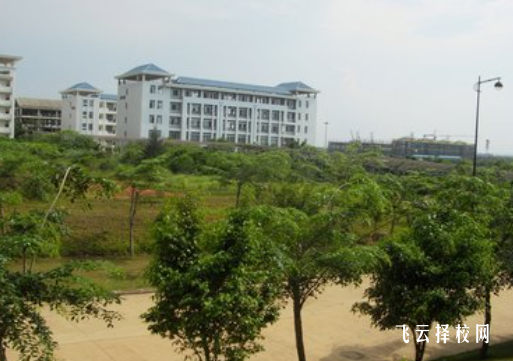 高中一個(gè)月大概多少錢