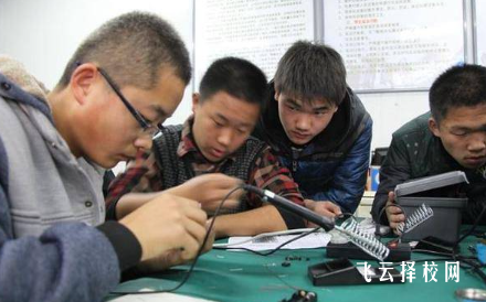 是上職高還是出去打工好