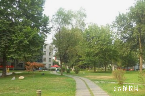 四川南充師范學校在哪里怎么去