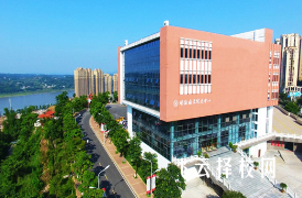 四川三河職業(yè)學(xué)院在哪里怎么去