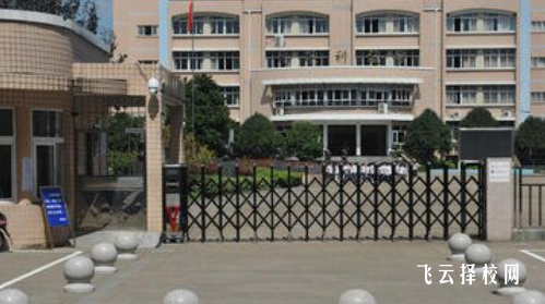 江油市職業中學校是怎樣收費的