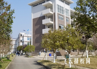 南充運輸工程職業學校是怎樣收費的