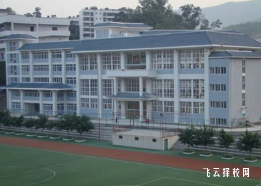 攀枝花市經貿旅游學校是怎樣收費的