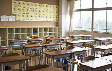 成都華夏旅游商務學校多少分可以讀