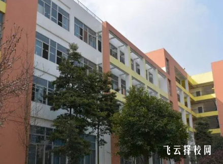 崇州市職業中專學校多少分可以讀