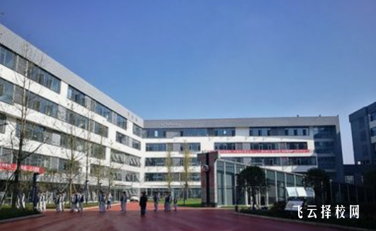 成都市禮儀職業中學是高中還是大專