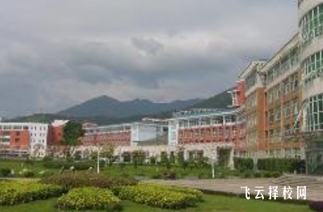 眉山東星航空職業學校是公辦還是私立