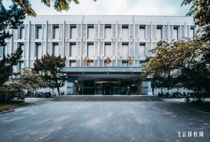 成都市技師學院是職高還是技校