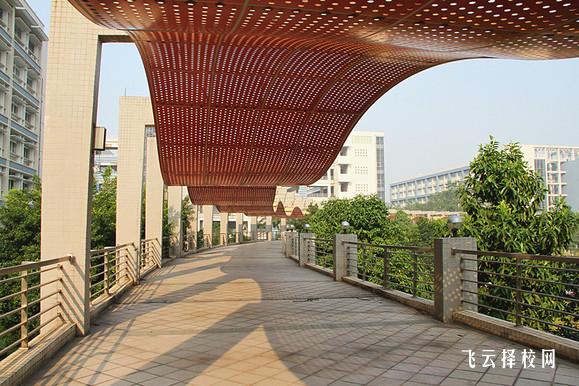 成都新高技工學校是職高還是技校