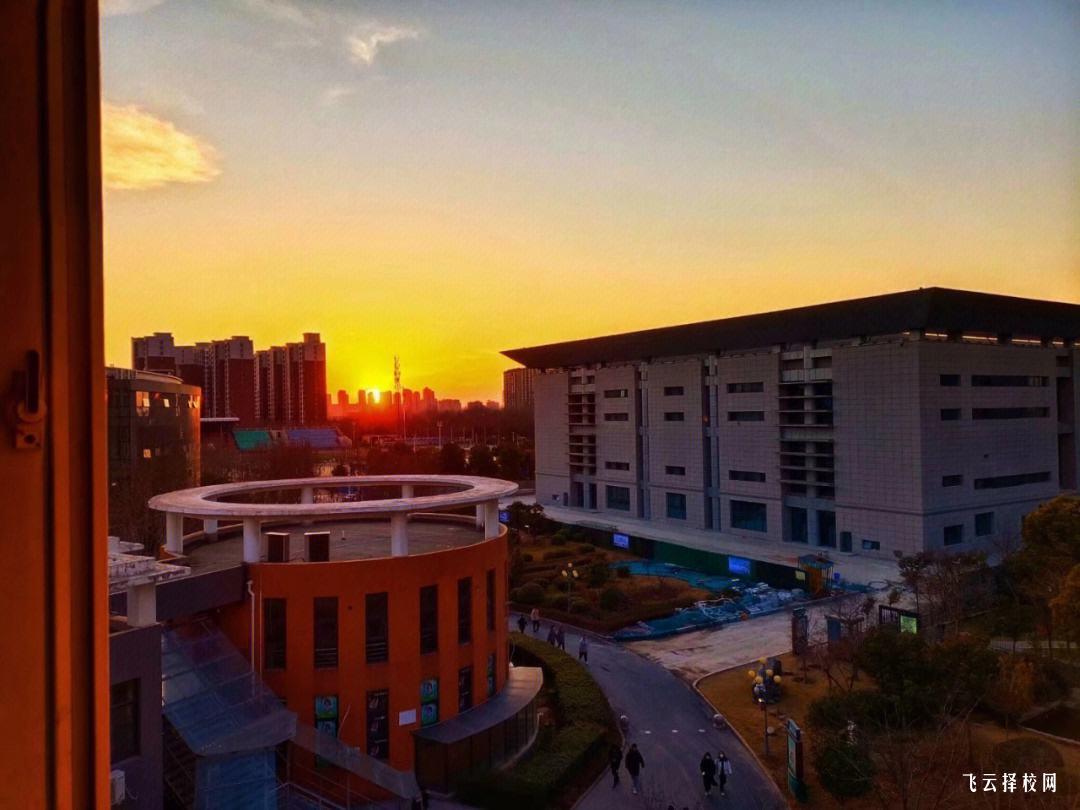 四川省閬中師范學校是職高還是技校