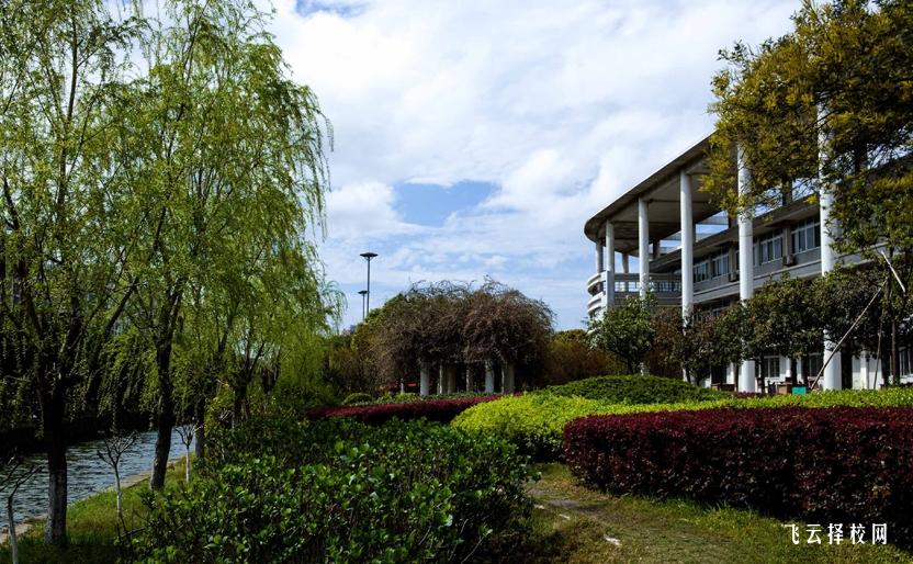 四川省旅游學校是職高還是技校