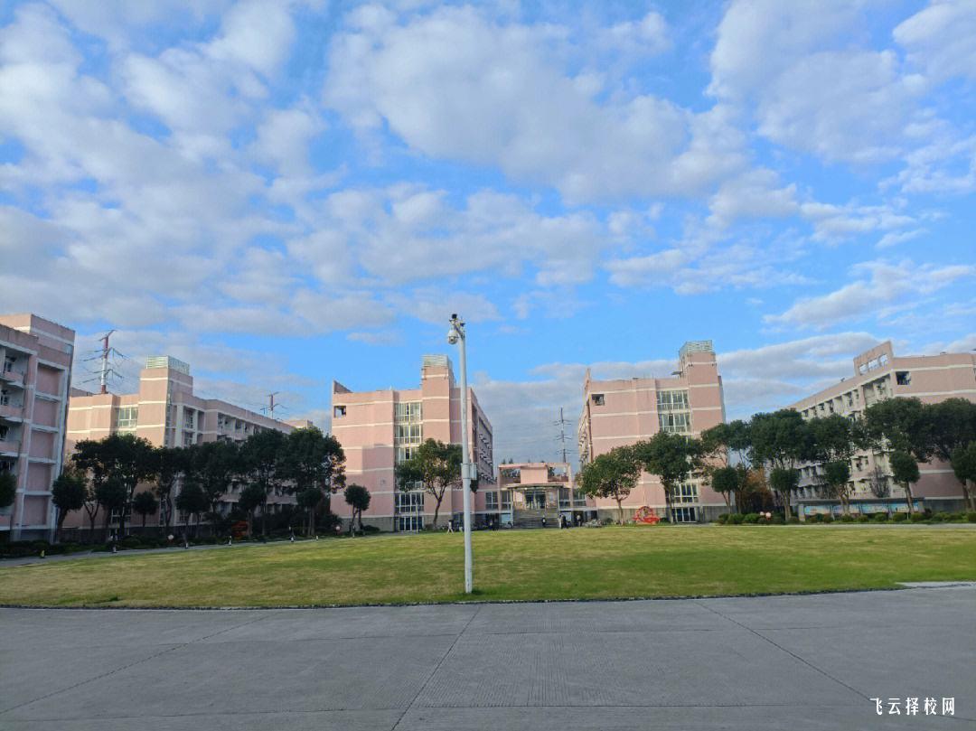 四川省食品藥品學(xué)校是職高還是技校