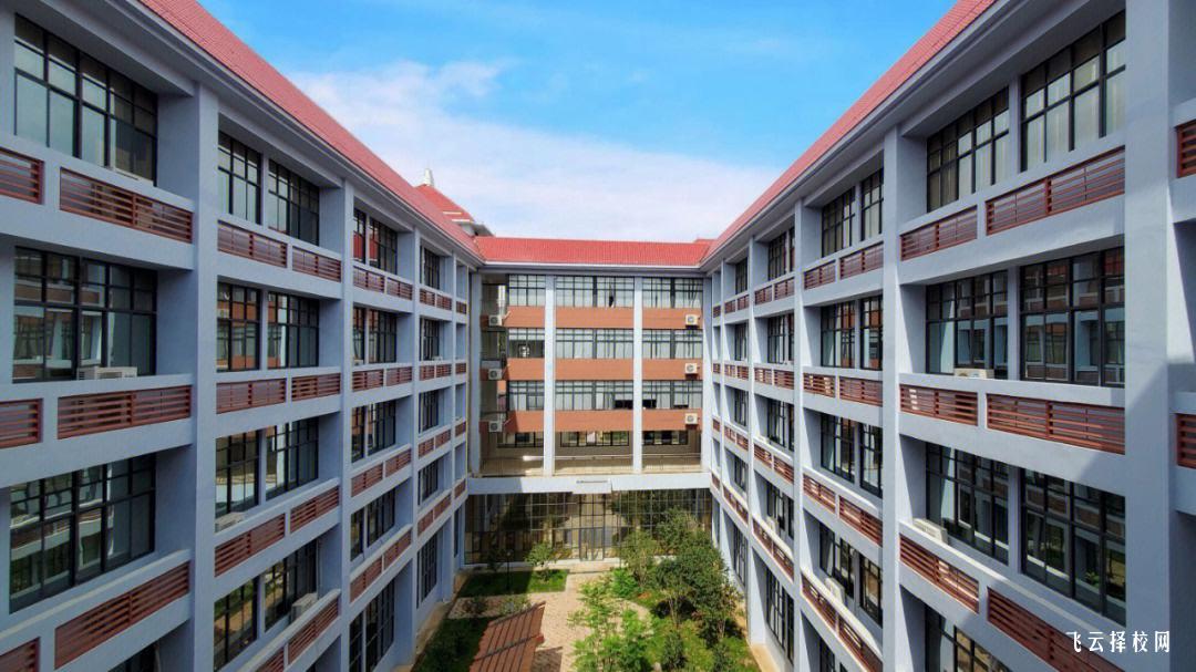 四川省鹽業學校是職高還是技校