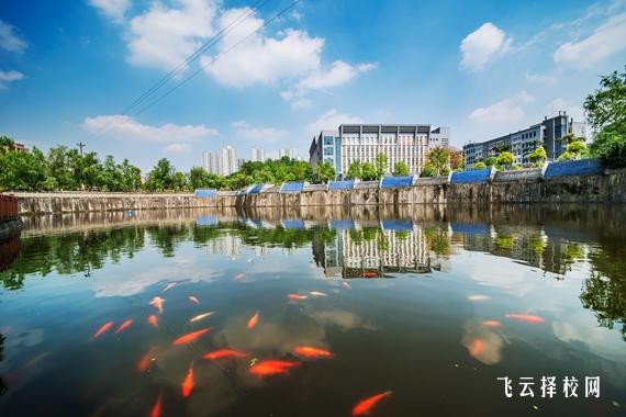 成都鐵路衛生學校是3+3學制嗎