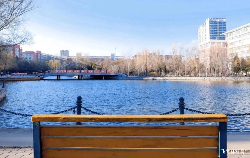 四川省弘博中專校是公辦嗎,學校好不好