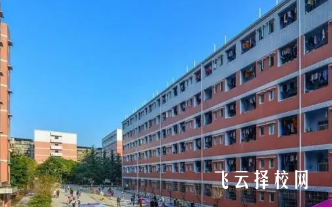 南充高坪職中是公辦嗎