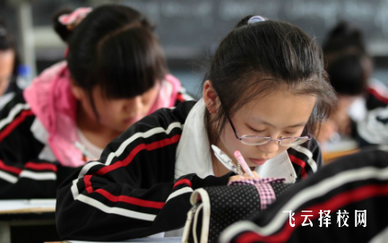 四川各地中考總分是多少,一篇文章告訴你