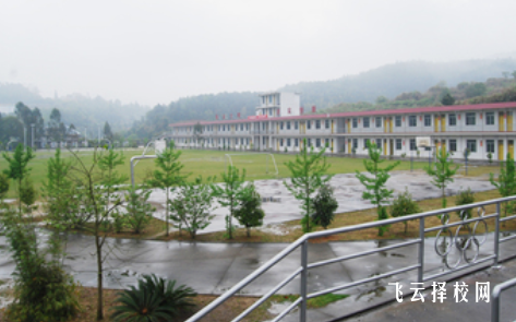 南溪職校怎么收費,一年學費多少