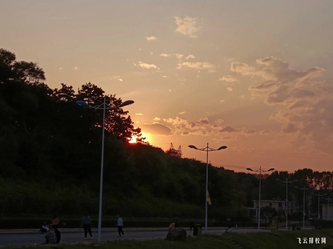 蜀都衛校怎么收費,一年學費多少