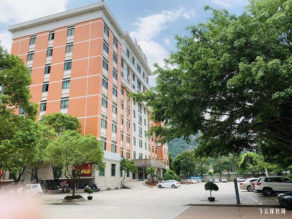 四川城建技工學校怎么收費,一年學費多少